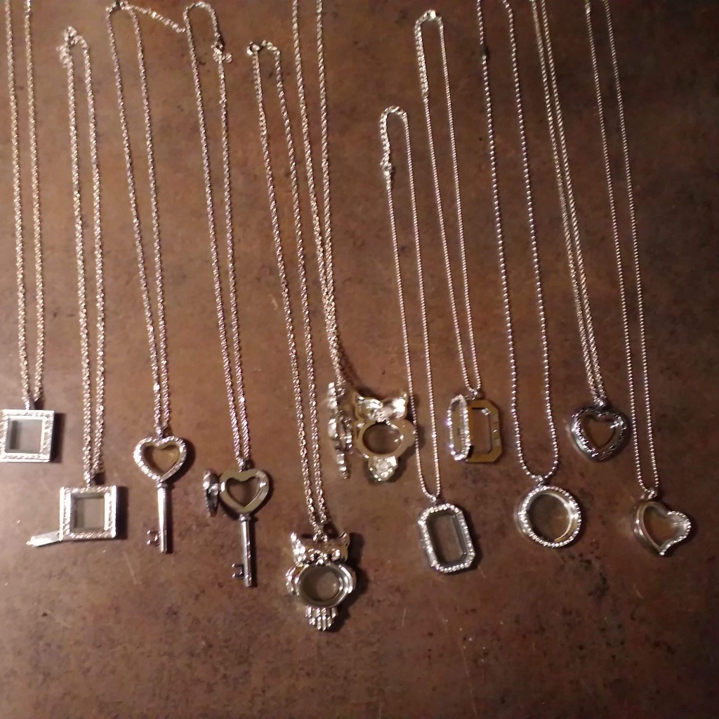 Floating Lockets